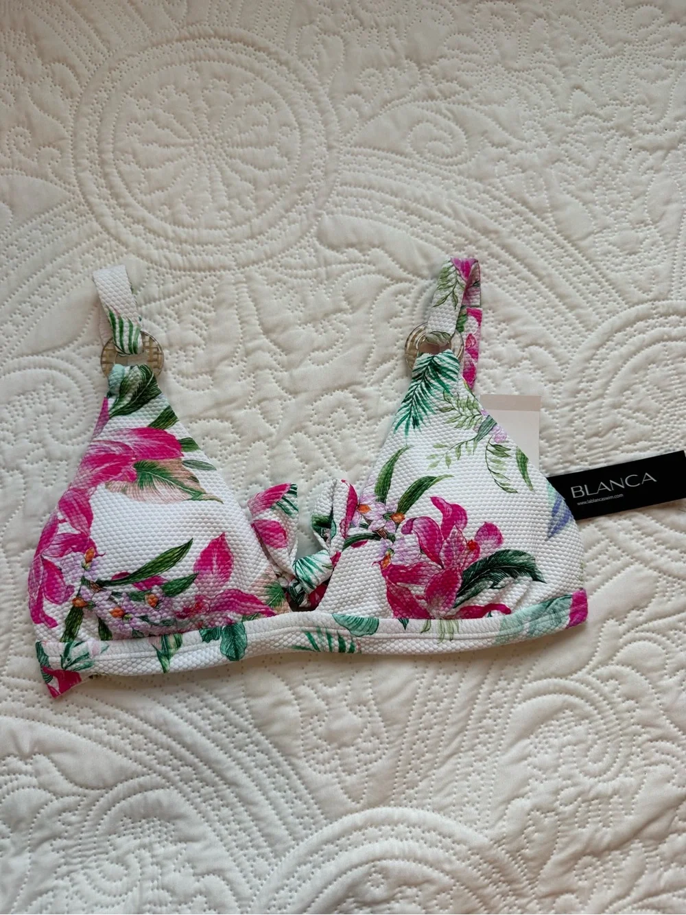 NWT La Blanca Textured Floral Bikini Top